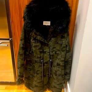 Fabulous BCBG camo hooded jacket with fur hood, Sz L, worn once!